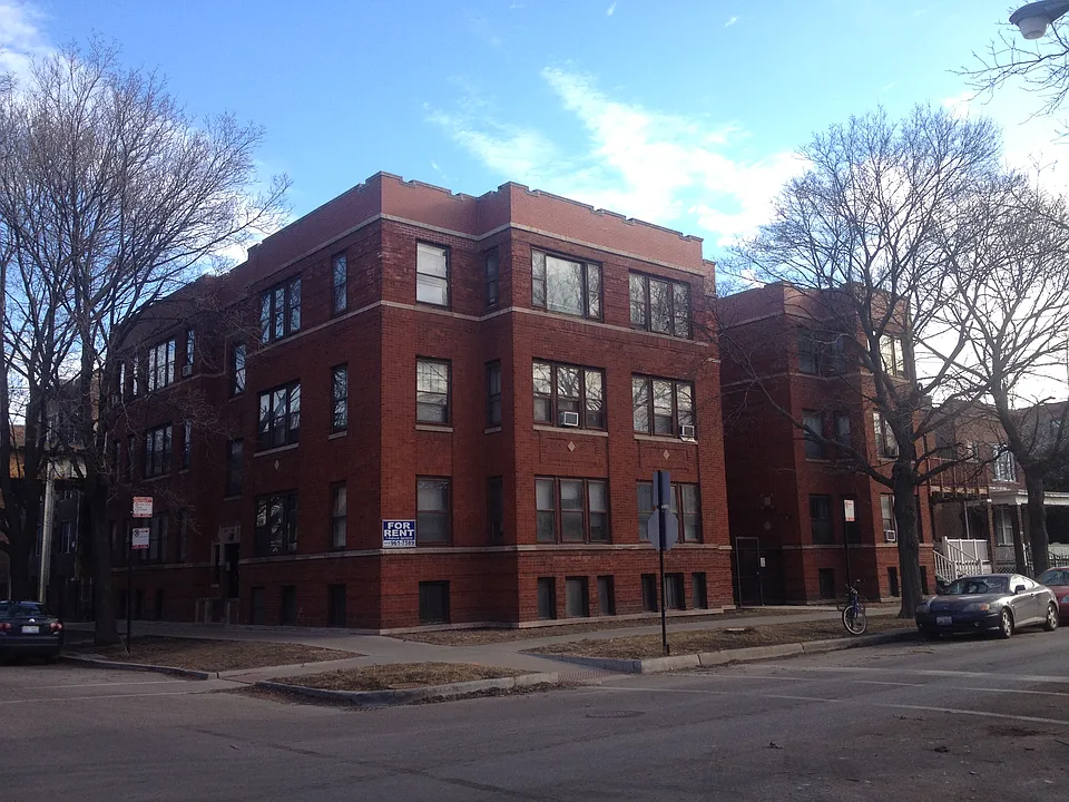 1618 W Roscoe St #2
