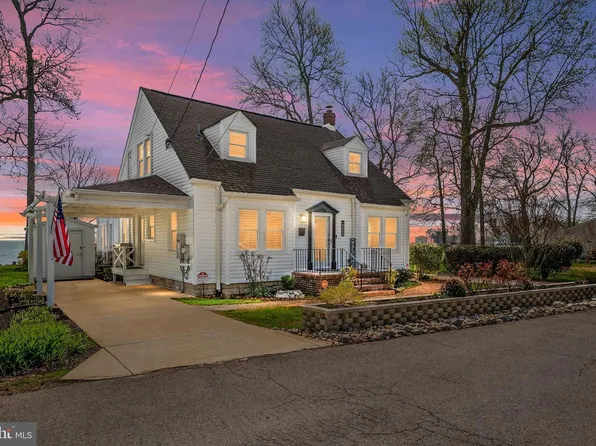 5229 Al Jones Dr, Shady Side, MD 20764