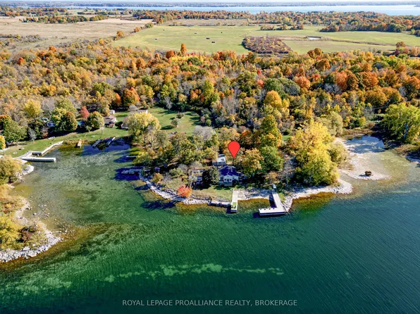 14 B Morgans Point Ln, Frontenac Islands, ON K0H 2Y0