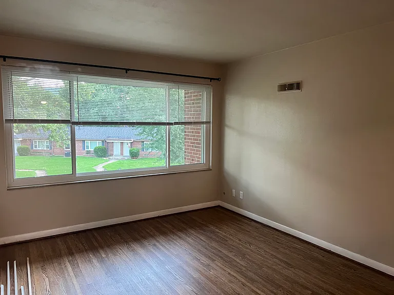 6239 Nagel Ave #2W — Photo 2