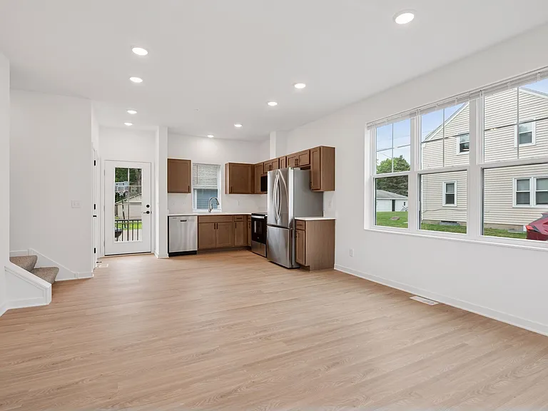 2062 Como Ave #2 — Photo 9
