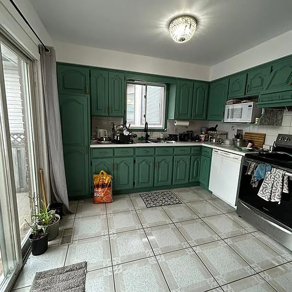 8351 Kingston Cres — Photo 5