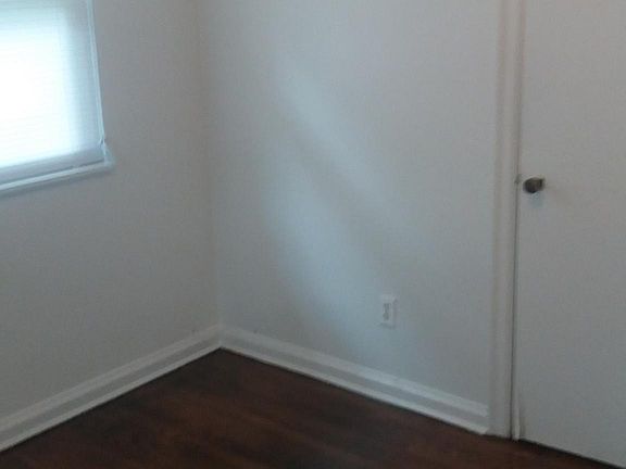 5th image of 416 Montrose Dr #B