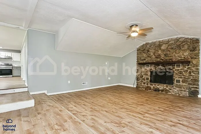 1923 Biscayne Dr — Photo 8