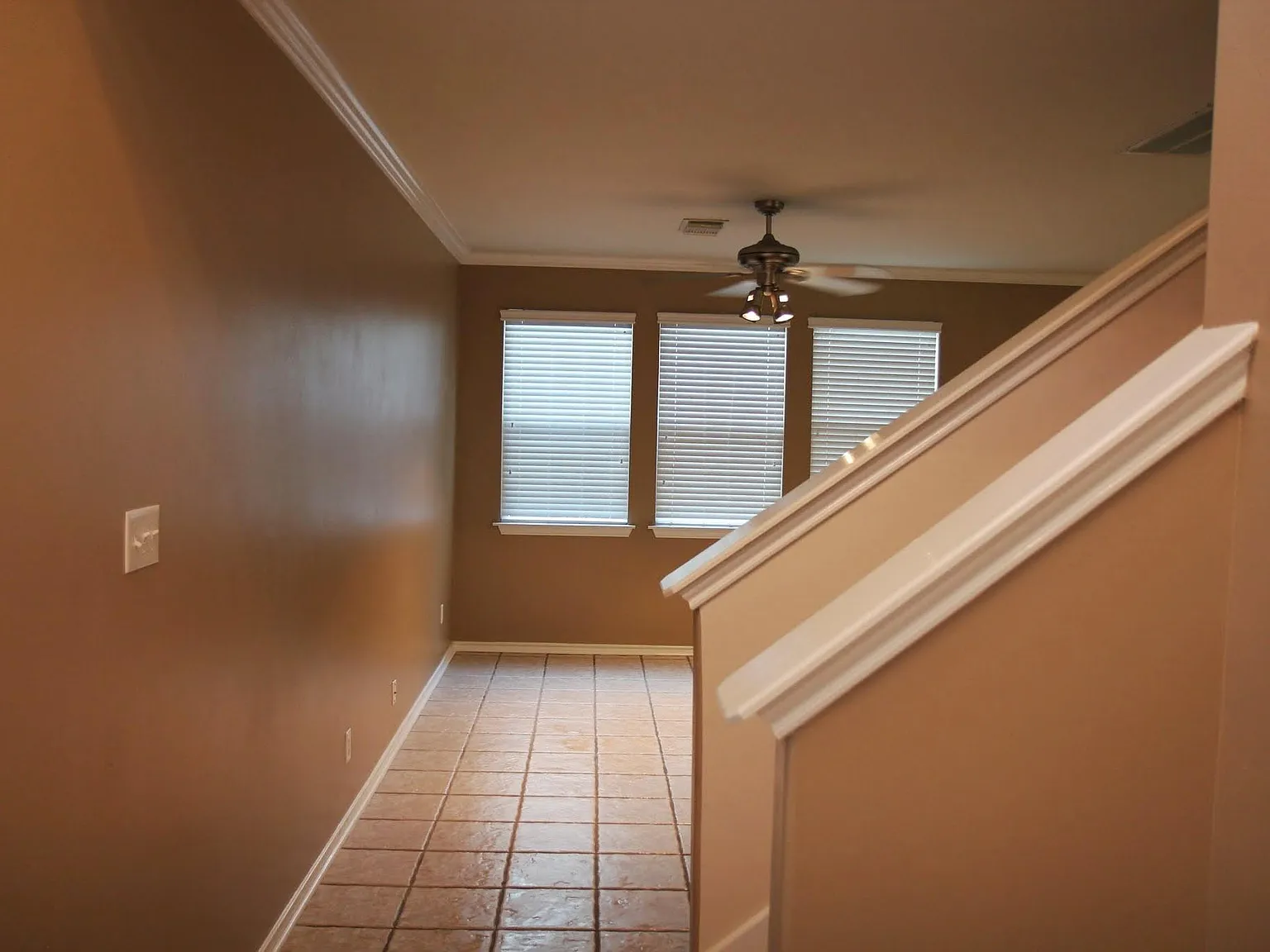 3 bed, 2.5 bath, 1657 sqft, $1,850 — Photo 4