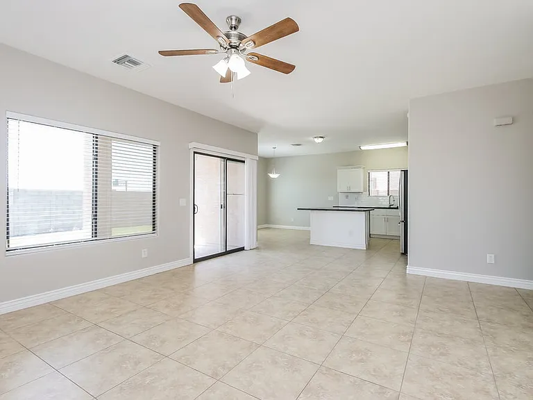 2191 E Greenlee Ave — Photo 5