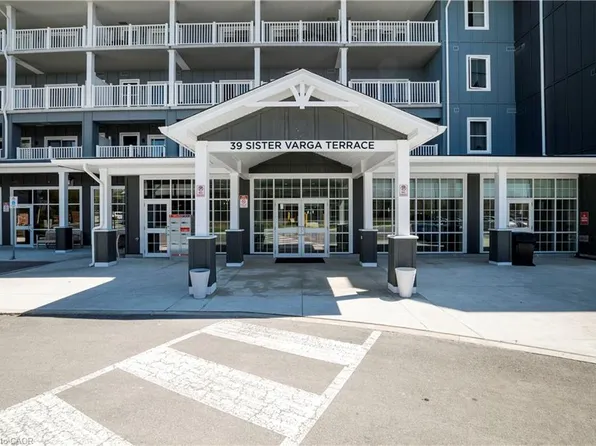 39 Sister Varga Ter #6, Hamilton, ON L9B 1T8