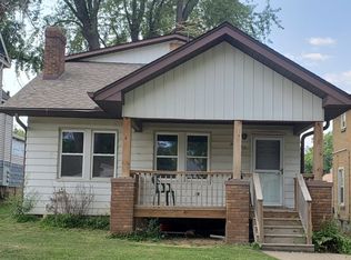 142 13th St #2, Silvis, IL 61282