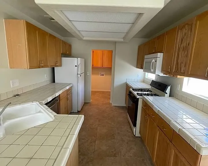 8829 Cornwall Glen Ave — Photo 13