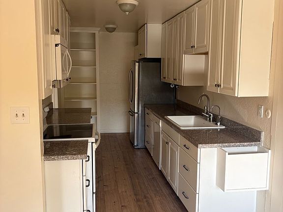 4th image of 2386 E Del Mar Blvd Unit 111
