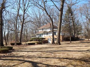 12823 W Forest Dr, New Berlin, WI 53151