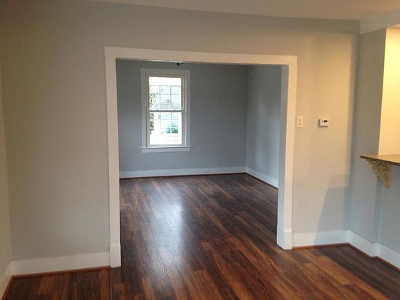 3rd image of 111 Mimosa Dr