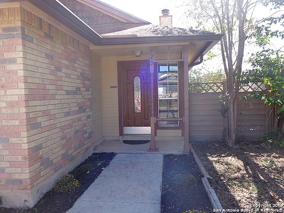 4th image of 723 Garden Meadow Dr