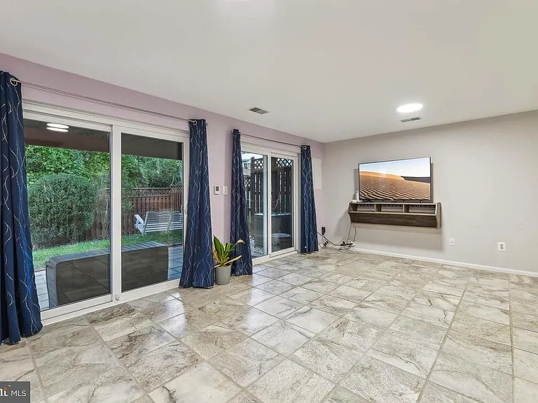 3942 Hartlake St — Photo 19