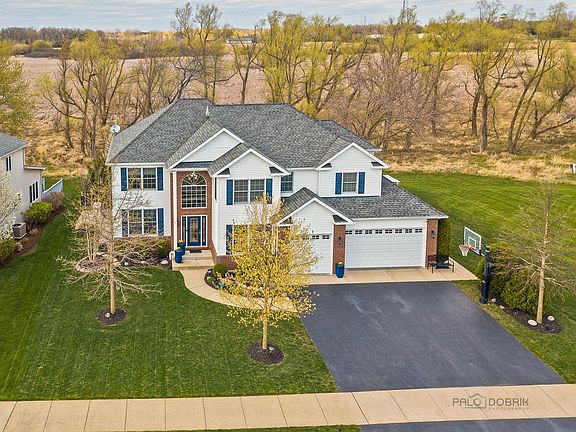 3rd image of 354 Pines Blvd