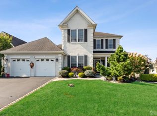 2 Memorial Ct, Monroe Township, NJ 08831