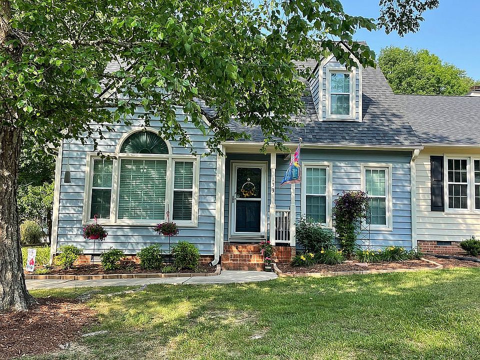 2nd image of 133 Altair Cir