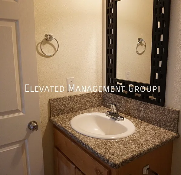 202 San Clemente Ave NW #6 — Photo 4