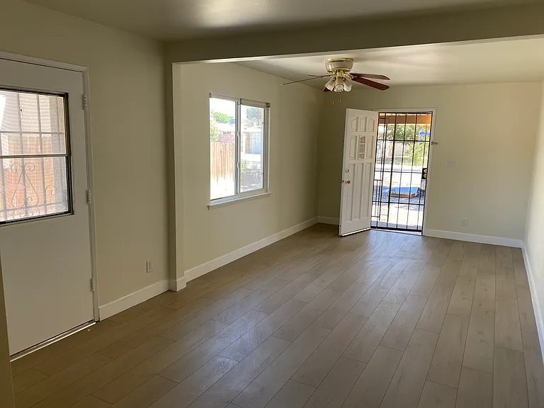1223 W Avenue H12 — Photo 6
