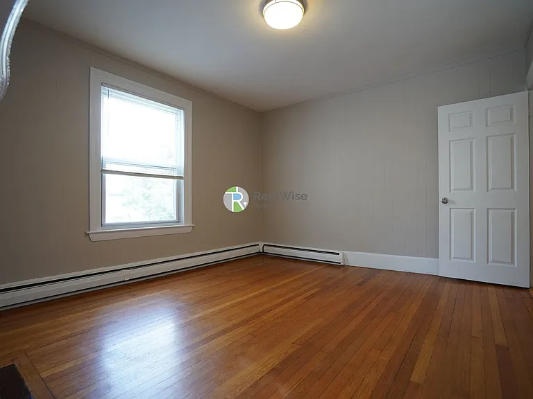 4 Ashford St #A — Photo 7