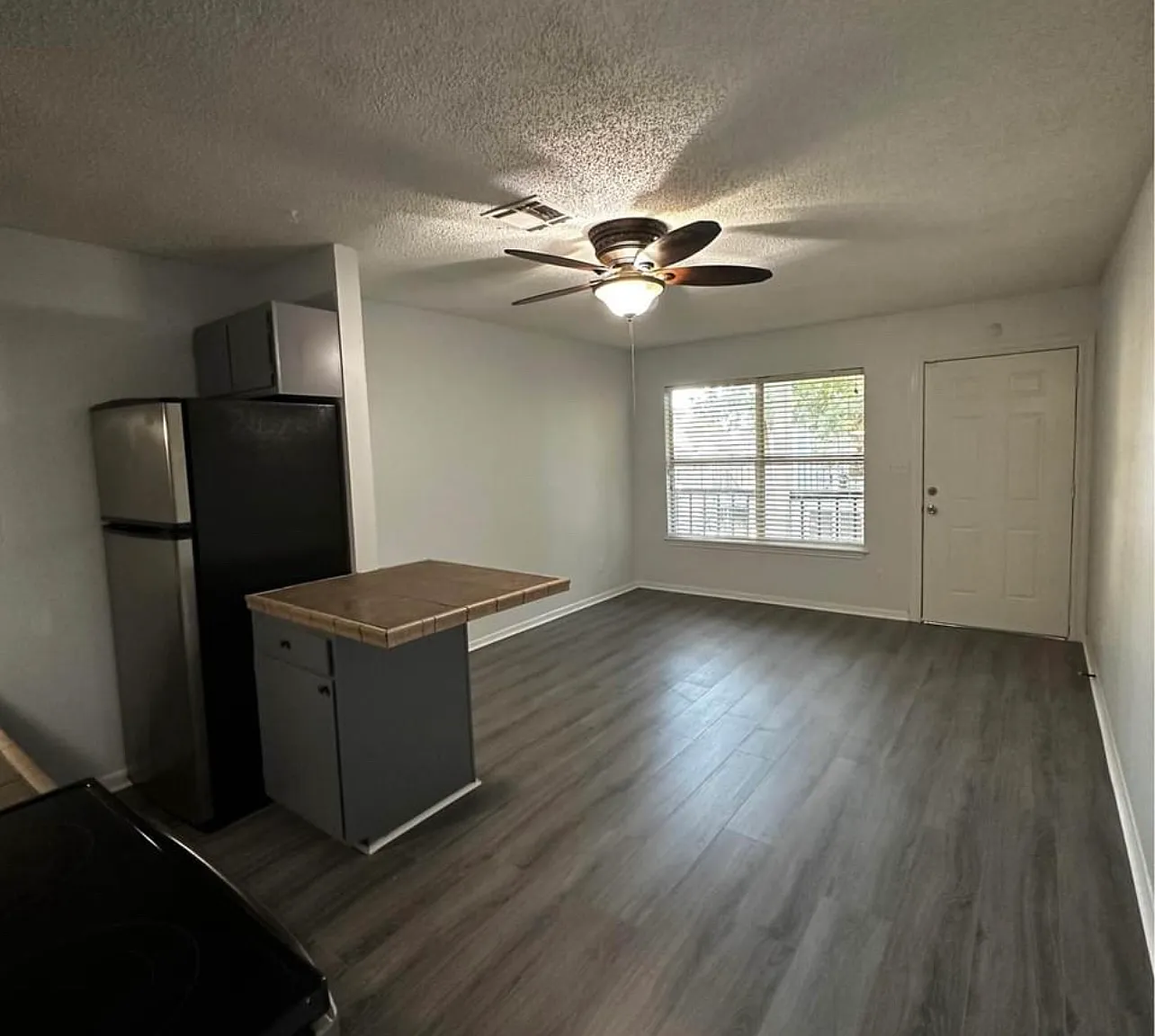 310 Ella St — Photo 4