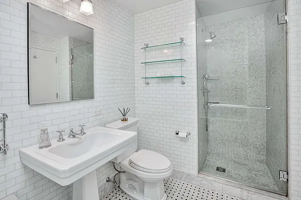 Rented by New York Residence | media 29