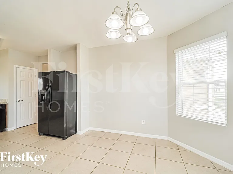 625 SW 25th Ter — Photo 7