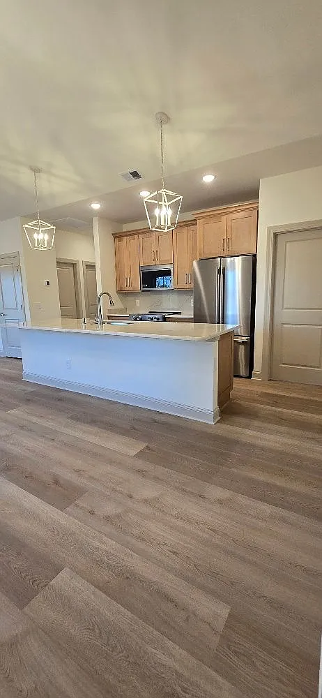 3 bed, 2.0 bath, 1100 sqft, $1,950 — Photo 4