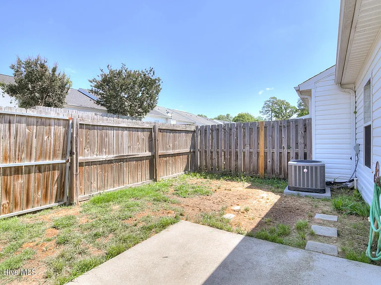 1723 Elizabeth St — Photo 23