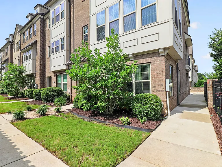 1105 Towns Hill Way — Photo 38