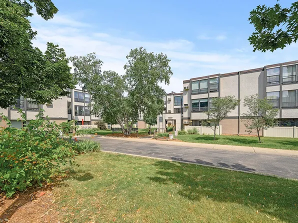 4530 Park Commons Dr APT 315, Saint Louis Park, MN 55416