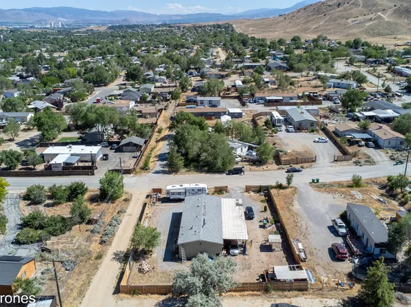 275 Pit Ln, Sun Valley, NV 89433