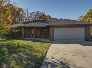 2647 N Lyon Ave, Springfield, MO 65803