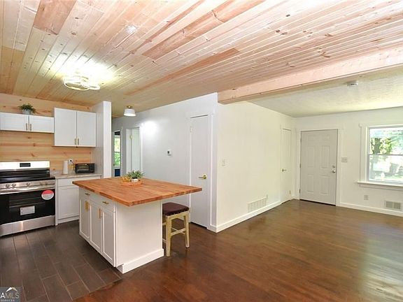 5th image of 2030 Sanders Dr