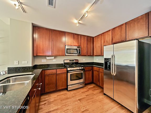 4th image of 845 N Kingsbury St Unit 312