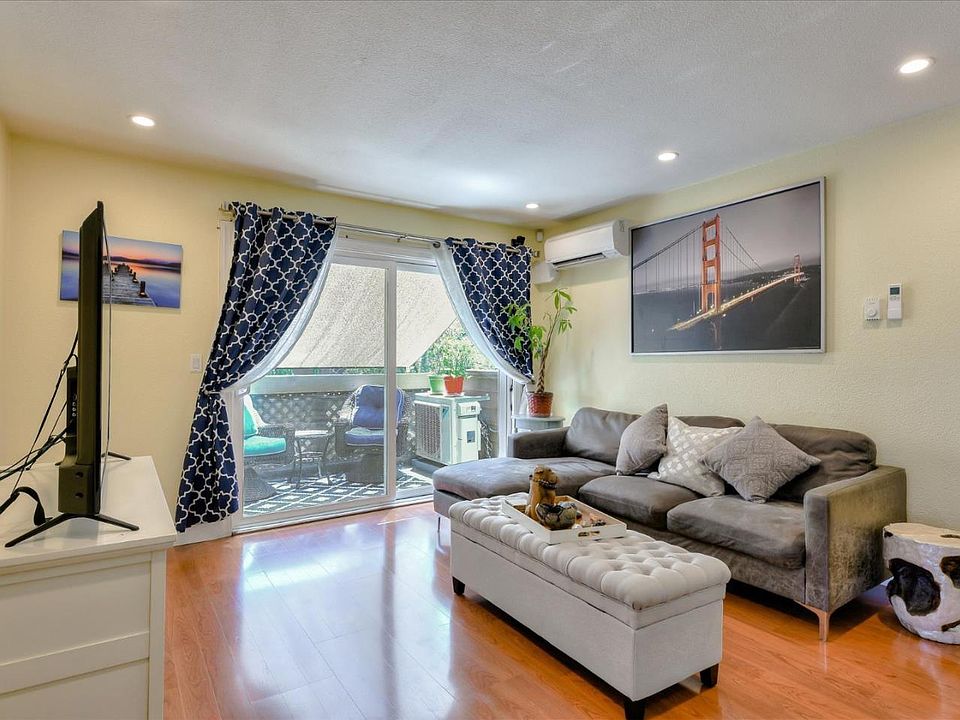 1st image of 924 Catkin Ct