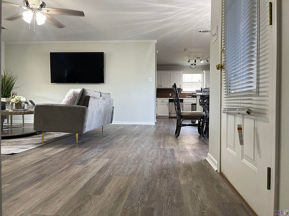 4th image of 23898 Rosemont Ave
