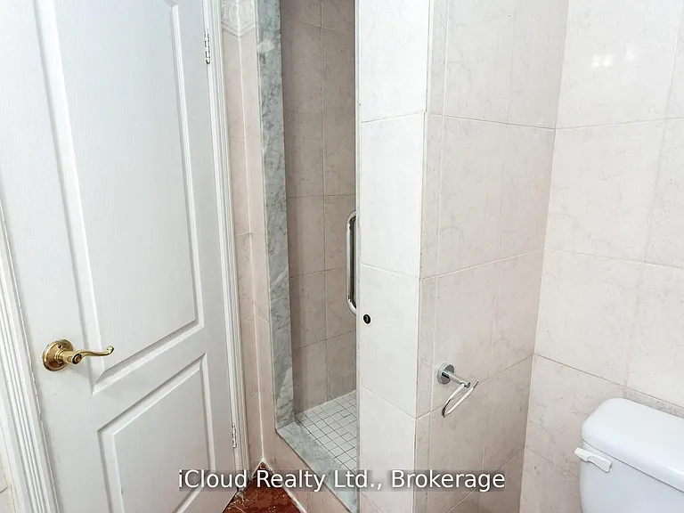 33 Harbour Sq #837 — Photo 29