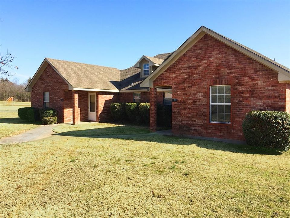 1st image of 101 Lum Ln #101