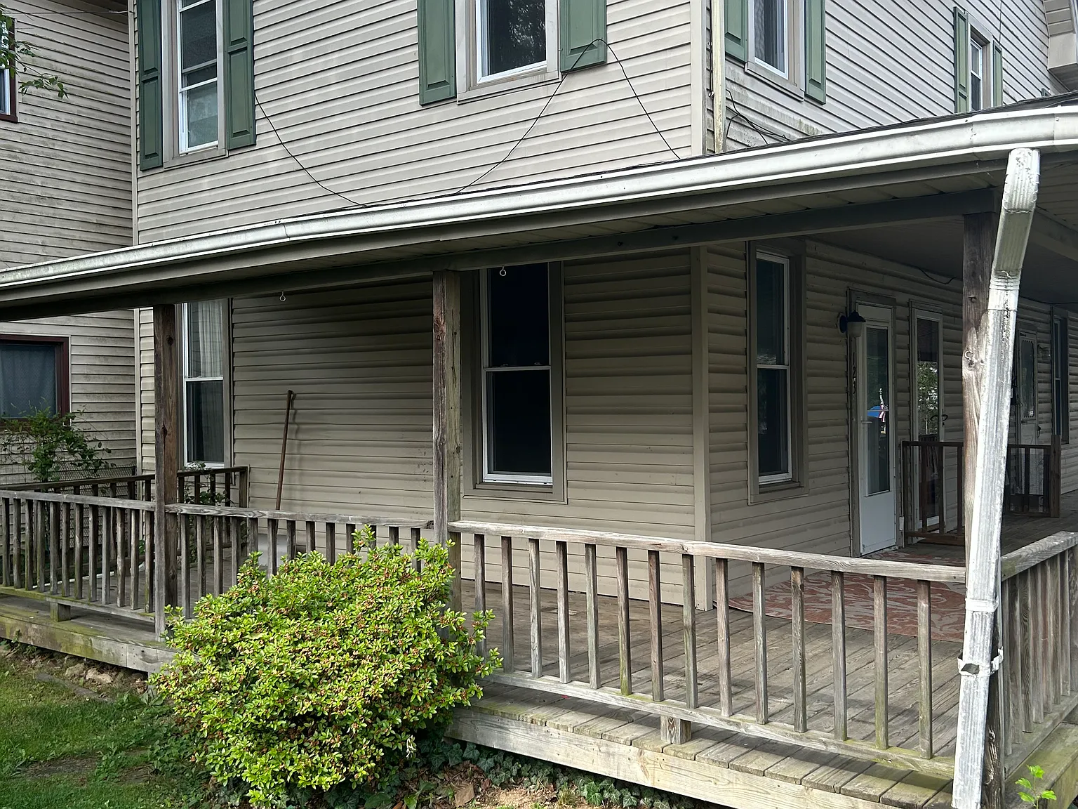 3 bed, 1100 sqft, $1,300 — Photo 2