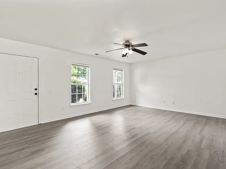 2724 Mulberry Pond Dr — Photo 2