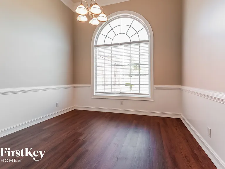 715 Roland Manor Dr — Photo 4