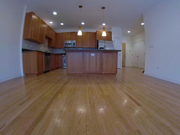 3rd image of 1830 N Milwaukee Ave APT 404