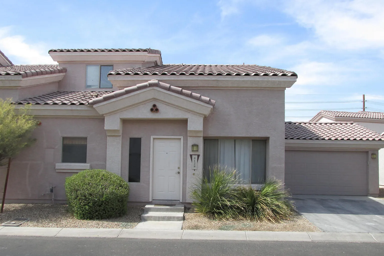 Near Peoria Sports Complex and walking trails — Photo 1