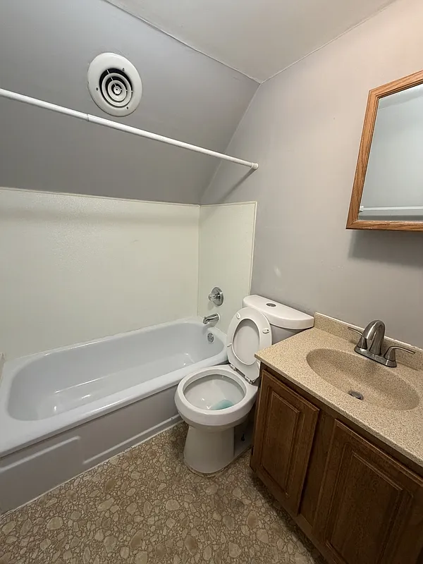 3 bed, 2.0 bath, 1431 sqft, $1,400 — Photo 3