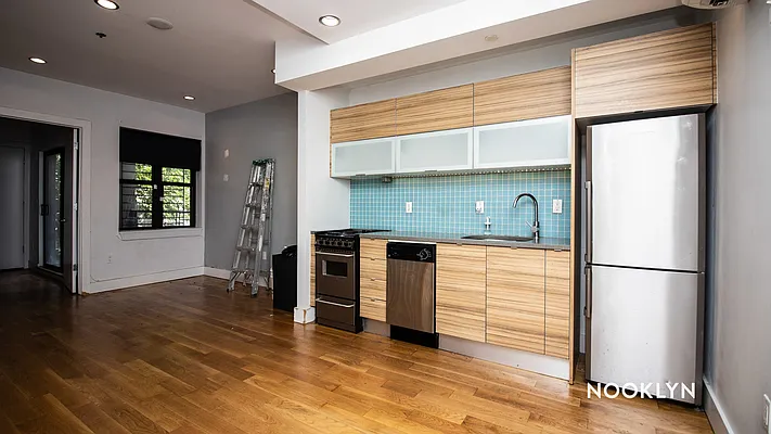 Rented by Nooklyn NYC LLC | media 18