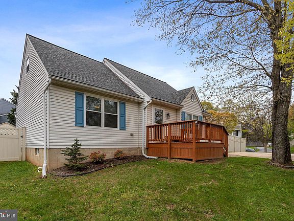 3rd image of 1401 Iron Horse Ct
