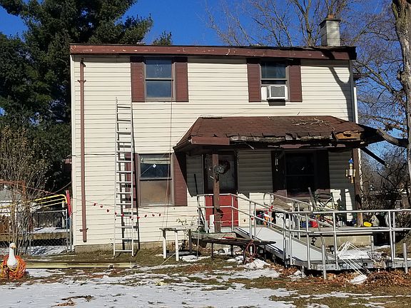 2nd image of 34926 Sheridan St