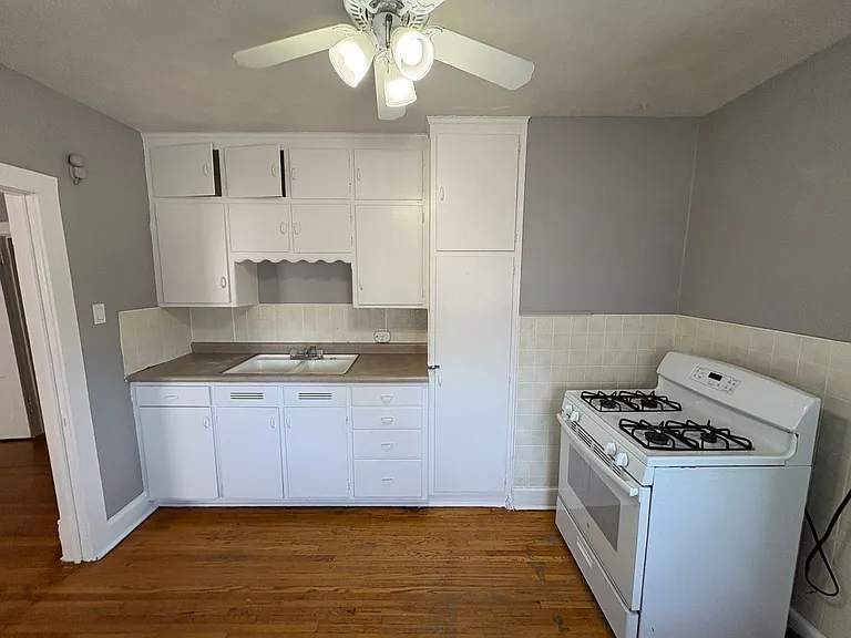 2960 P — Photo 9