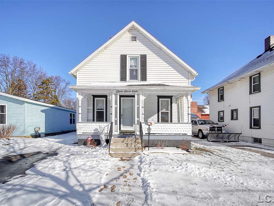 1st image of 221 Cherry St